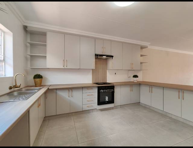 2 BEDROOM TOWNHOUSE FOR SALE IN THREE RIVERS
